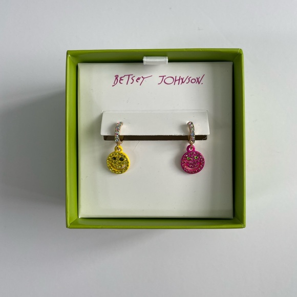 Betsey Johnson | Costume Jewelry Casual Style Earrings - Picture 4 of 7